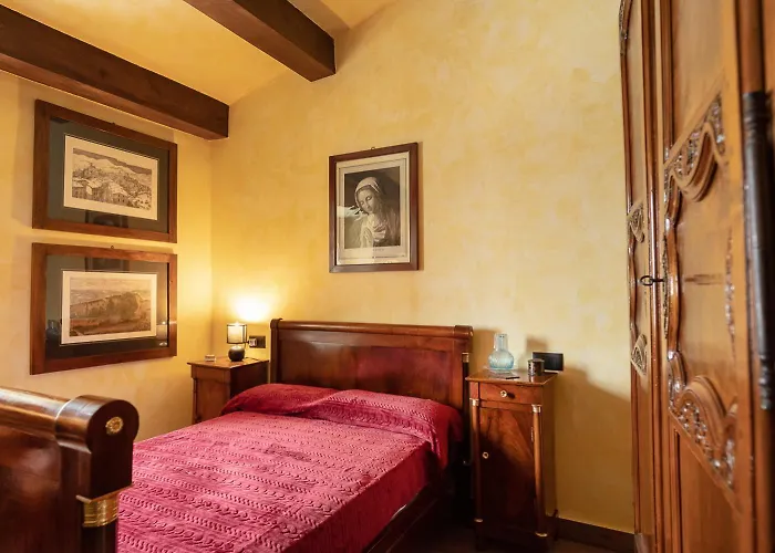 Degli Alessandri House *